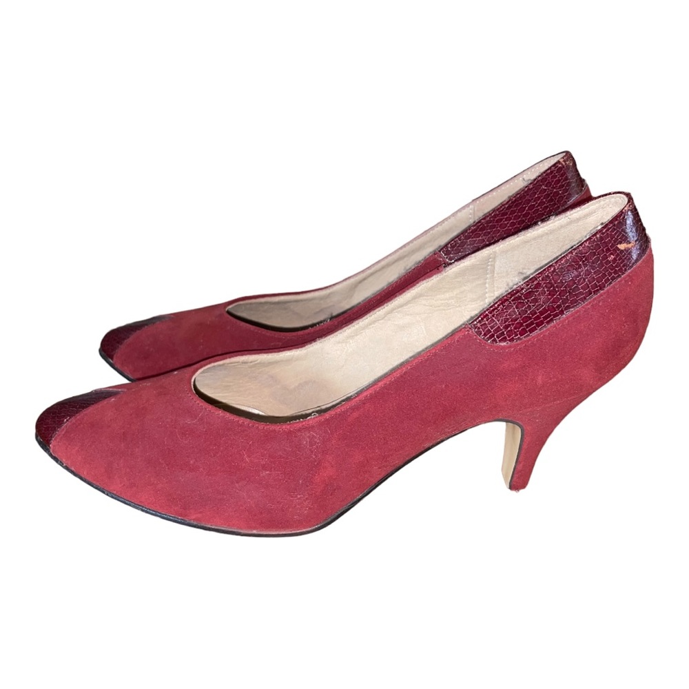 The shoe place women’s high heels burgundy velvet size 8